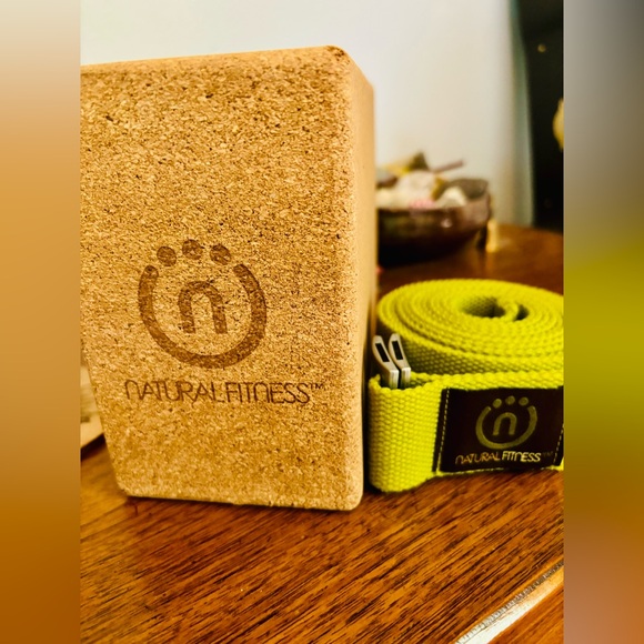 Natural Fitness Yoga Block & Strap - Picture 1 of 3
